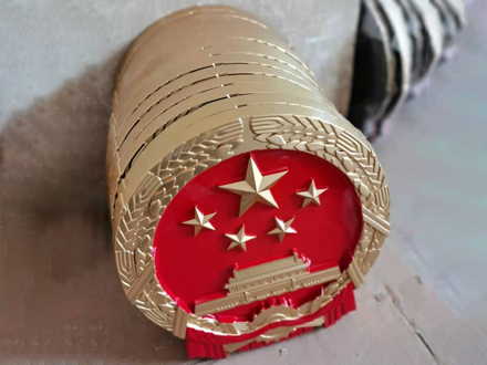 大型大国徽制作的生产团队配置