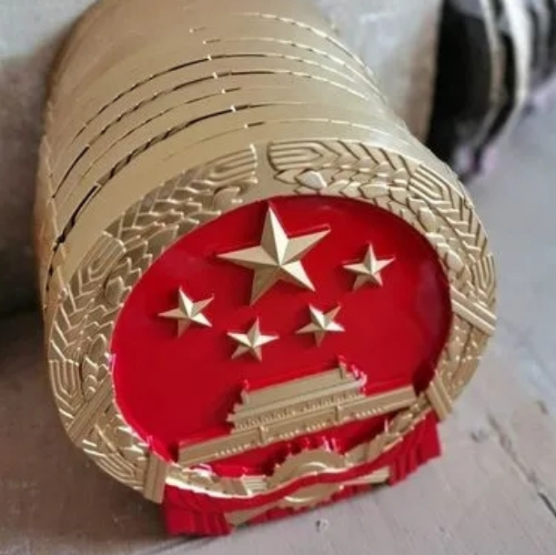 国徽安装的工具使用安全：避免施工事故